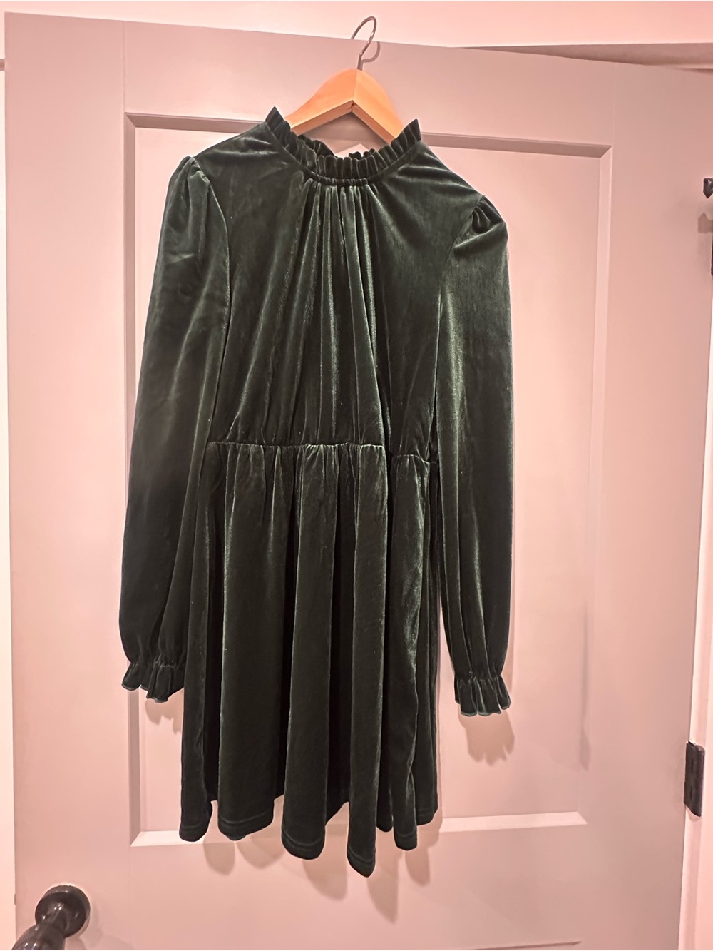 CUPSHE Velvet Long-Sleeve Party Dress in Forest Green